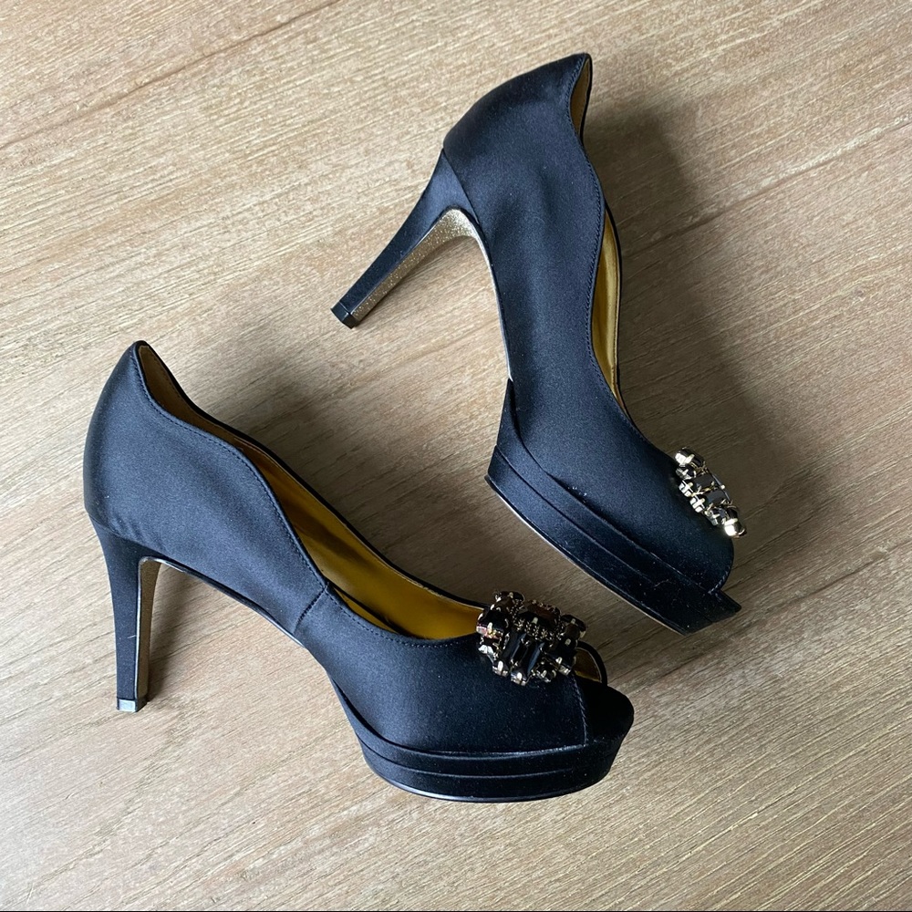 Nine West Black Satin Pump with Gold Glitter [Size 6] ✨